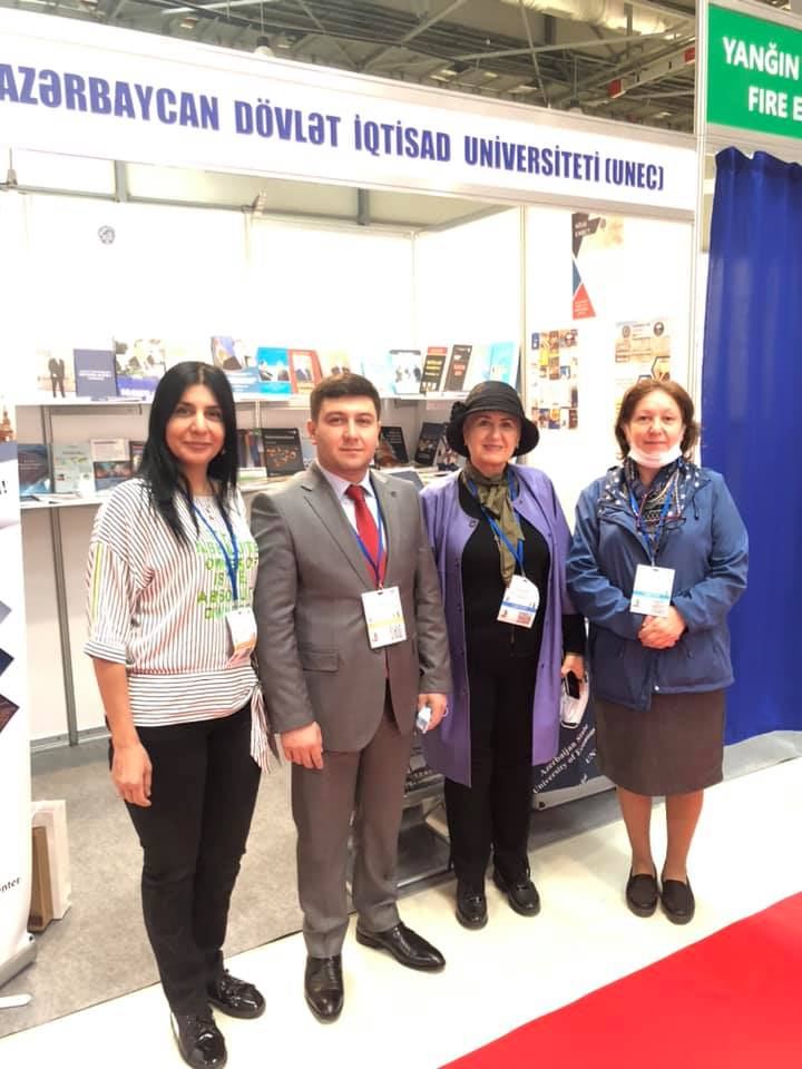 Что связало Шерлока Холмса и Низами Гянджеви, или почему в аду повеяло прохладой (ВИДЕО, ФОТО)