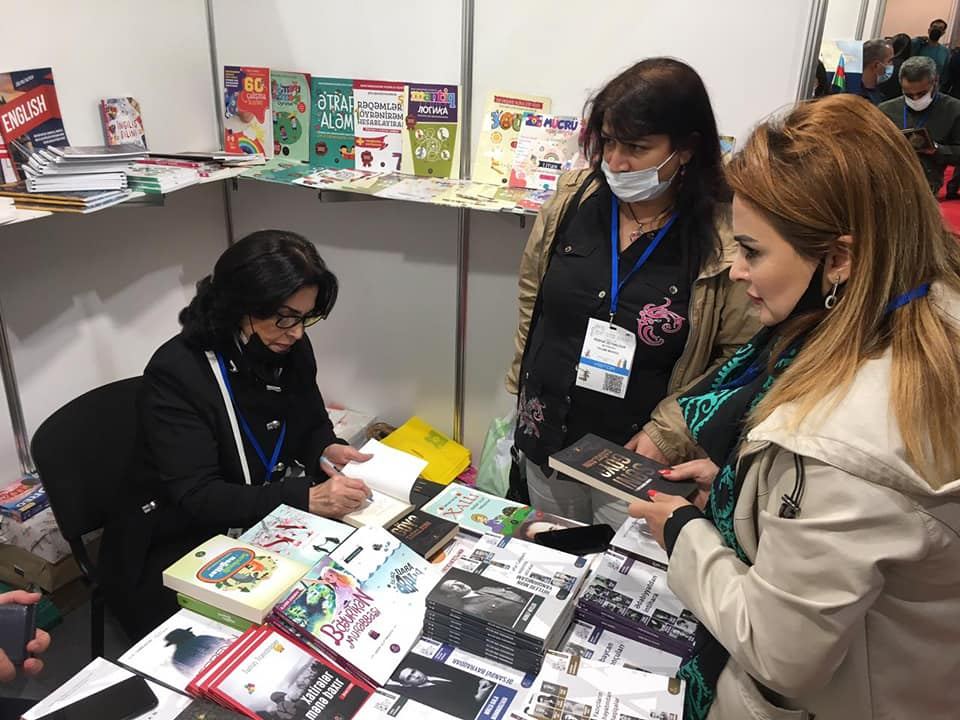 Что связало Шерлока Холмса и Низами Гянджеви, или почему в аду повеяло прохладой (ВИДЕО, ФОТО)