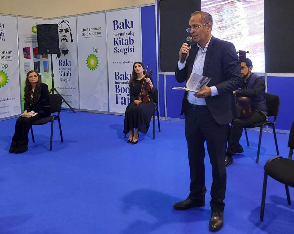 Что связало Шерлока Холмса и Низами Гянджеви, или почему в аду повеяло прохладой (ВИДЕО, ФОТО)