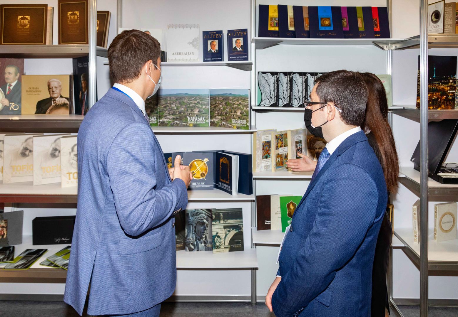 Что связало Шерлока Холмса и Низами Гянджеви, или почему в аду повеяло прохладой (ВИДЕО, ФОТО)