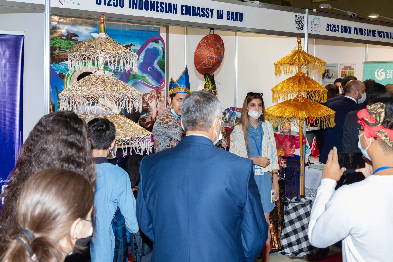 Что связало Шерлока Холмса и Низами Гянджеви, или почему в аду повеяло прохладой (ВИДЕО, ФОТО)