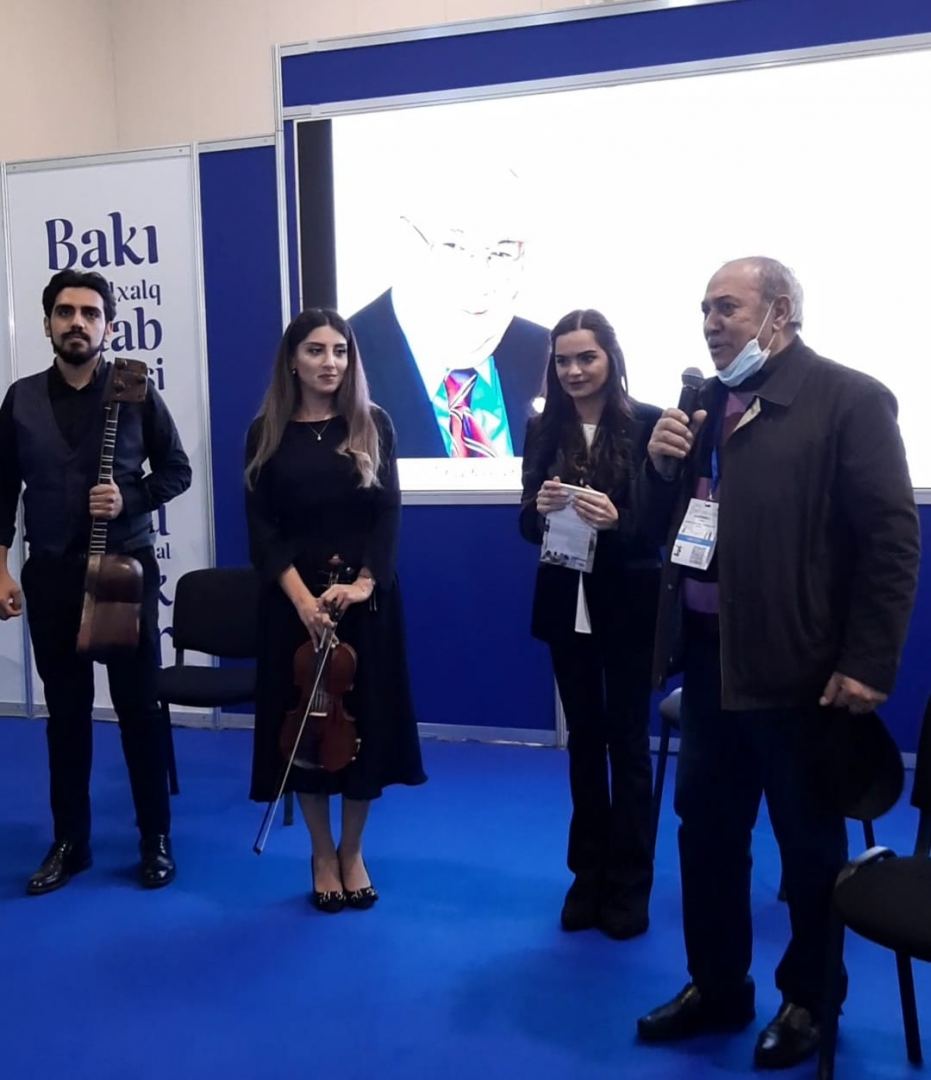 Что связало Шерлока Холмса и Низами Гянджеви, или почему в аду повеяло прохладой (ВИДЕО, ФОТО)