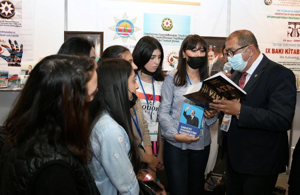 "Семь красавиц", лауреат Нобелевской премии, искусство оружия… - Баку собирает друзей (ФОТО)