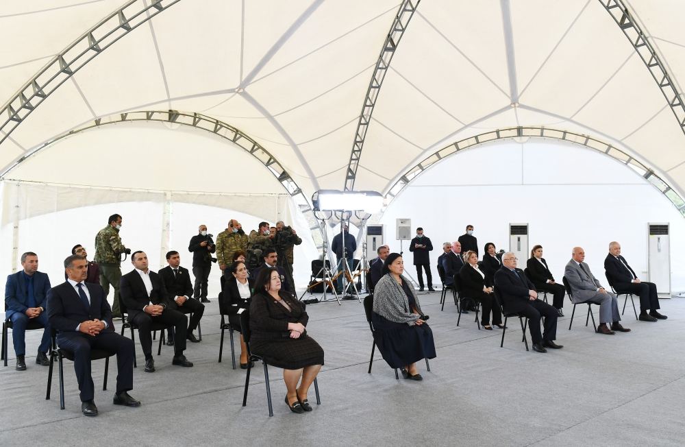 Президент Ильхам Алиев встретился с представителями общественности Ходжавендского района (ФОТО/ВИДЕО)