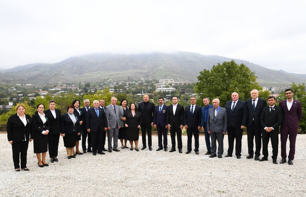 Президент Ильхам Алиев встретился с представителями общественности Ходжавендского района (ФОТО/ВИДЕО)