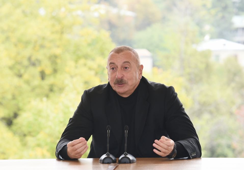 Президент Ильхам Алиев встретился с представителями общественности Ходжавендского района (ФОТО/ВИДЕО)