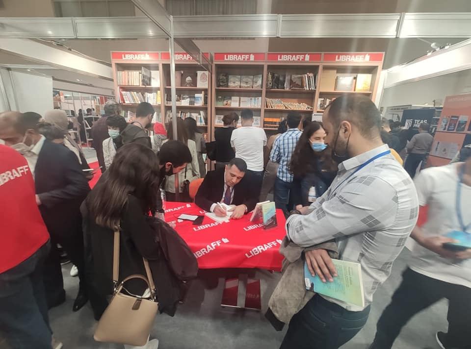 Жених и невеста создали семью на книжной выставке в Баку, ковер любви, "аппетитные" издания… (ФОТО)