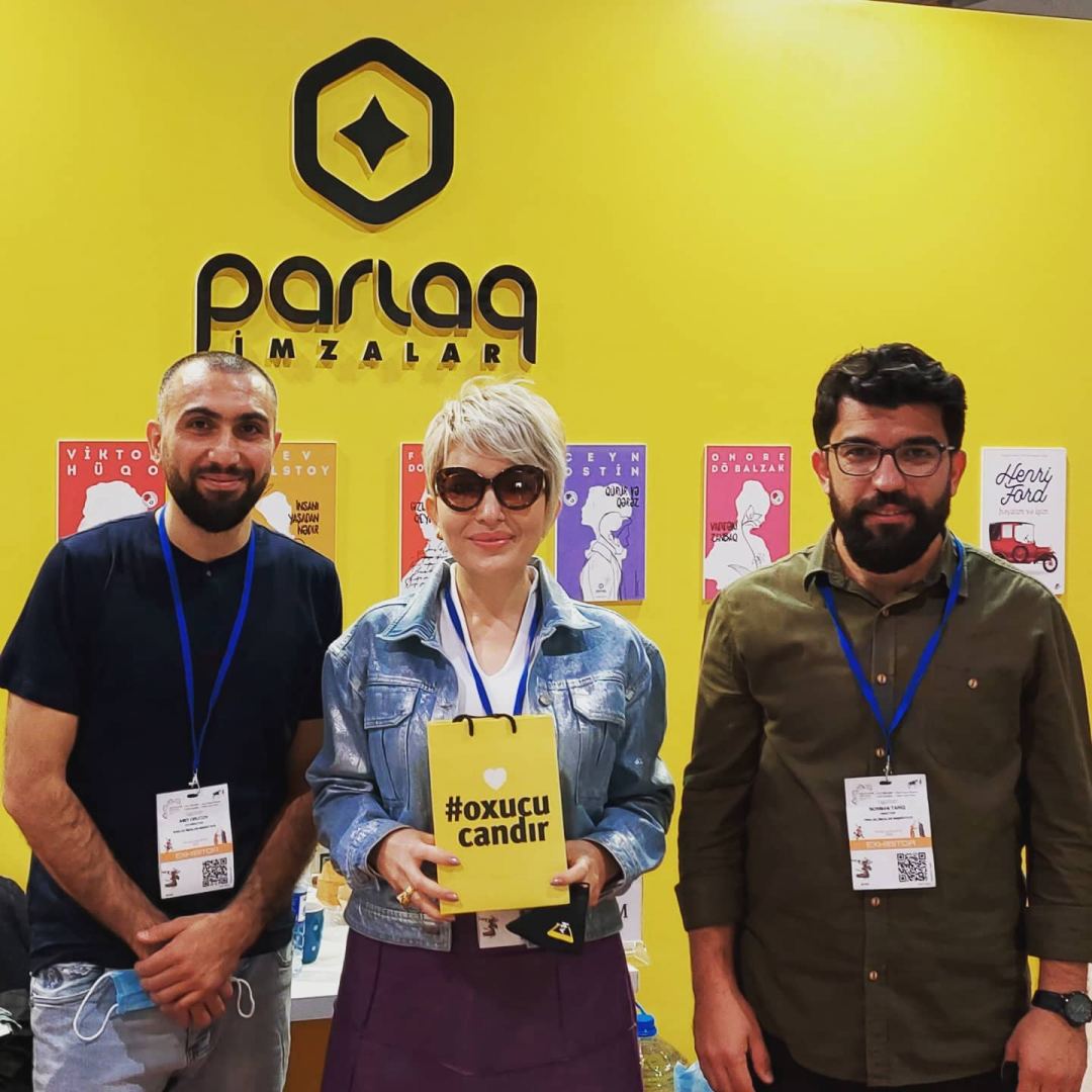 Жених и невеста создали семью на книжной выставке в Баку, ковер любви, "аппетитные" издания… (ФОТО)