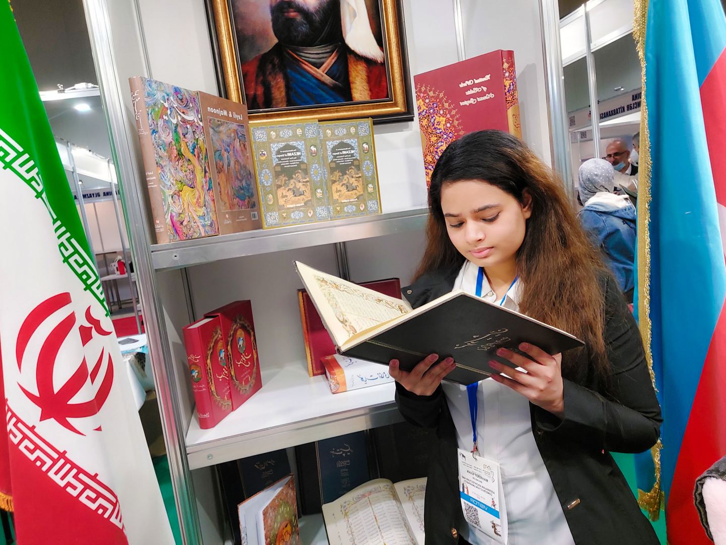 Жених и невеста создали семью на книжной выставке в Баку, ковер любви, "аппетитные" издания… (ФОТО)