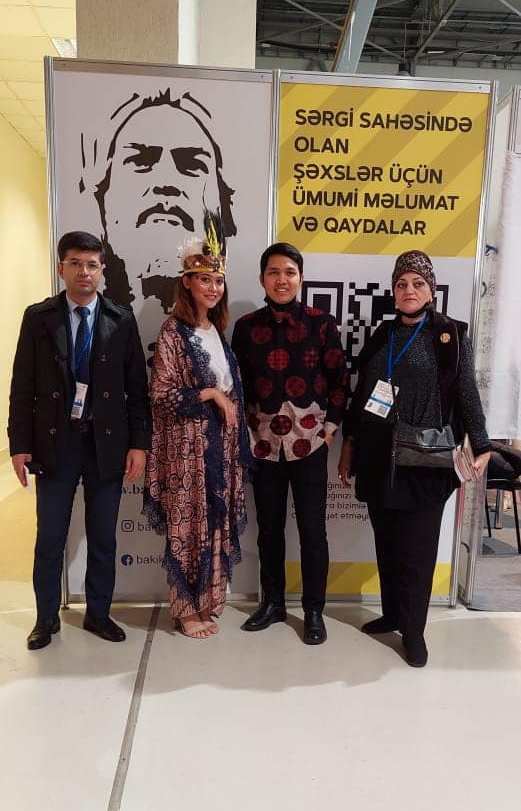 Жених и невеста создали семью на книжной выставке в Баку, ковер любви, "аппетитные" издания… (ФОТО)