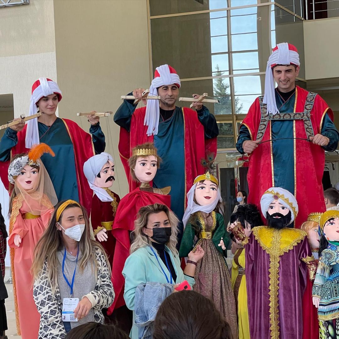 Жених и невеста создали семью на книжной выставке в Баку, ковер любви, "аппетитные" издания… (ФОТО)