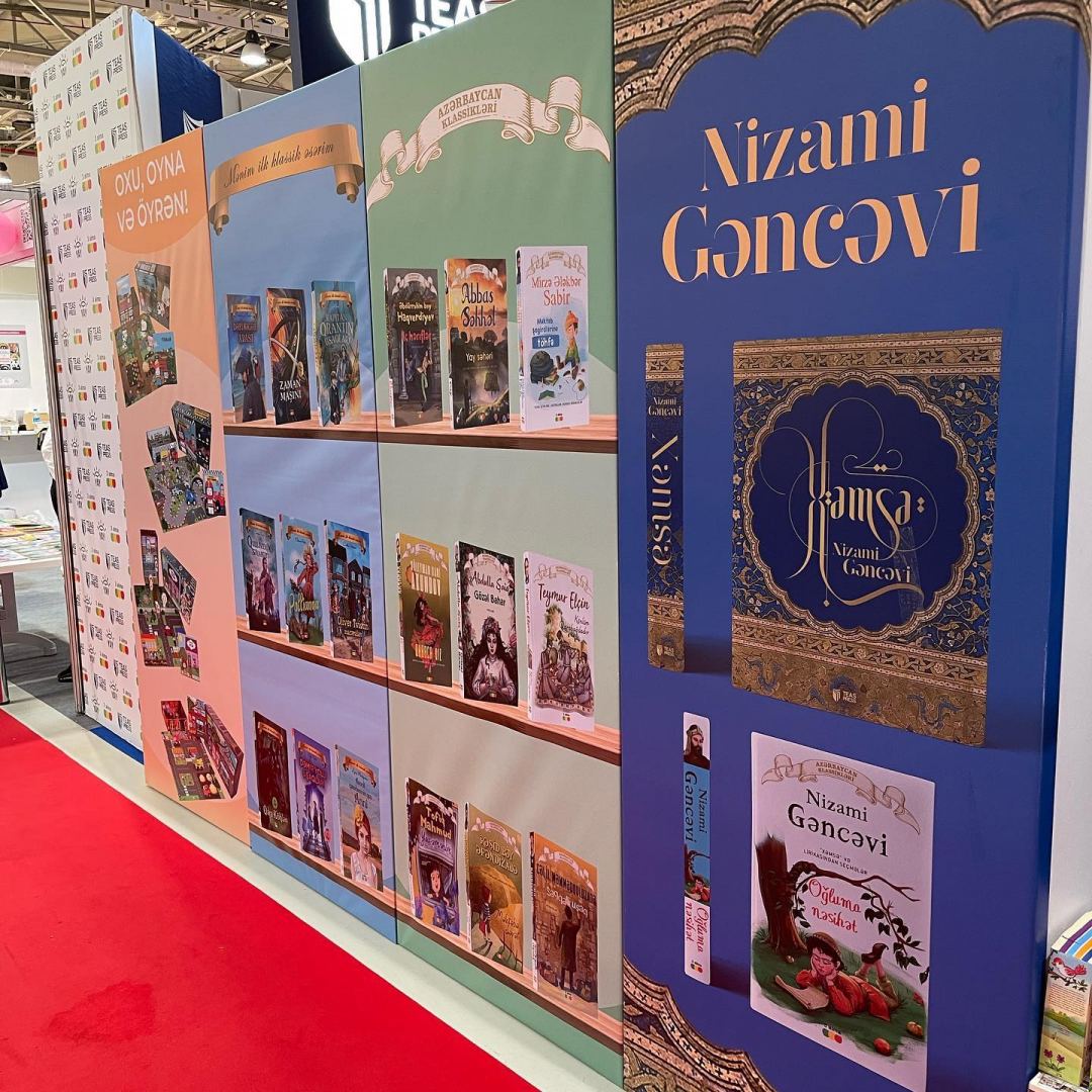 Жених и невеста создали семью на книжной выставке в Баку, ковер любви, "аппетитные" издания… (ФОТО)