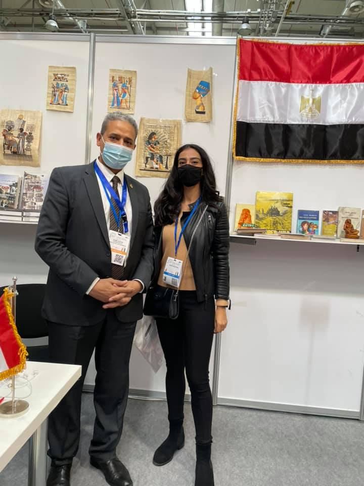 Жених и невеста создали семью на книжной выставке в Баку, ковер любви, "аппетитные" издания… (ФОТО)