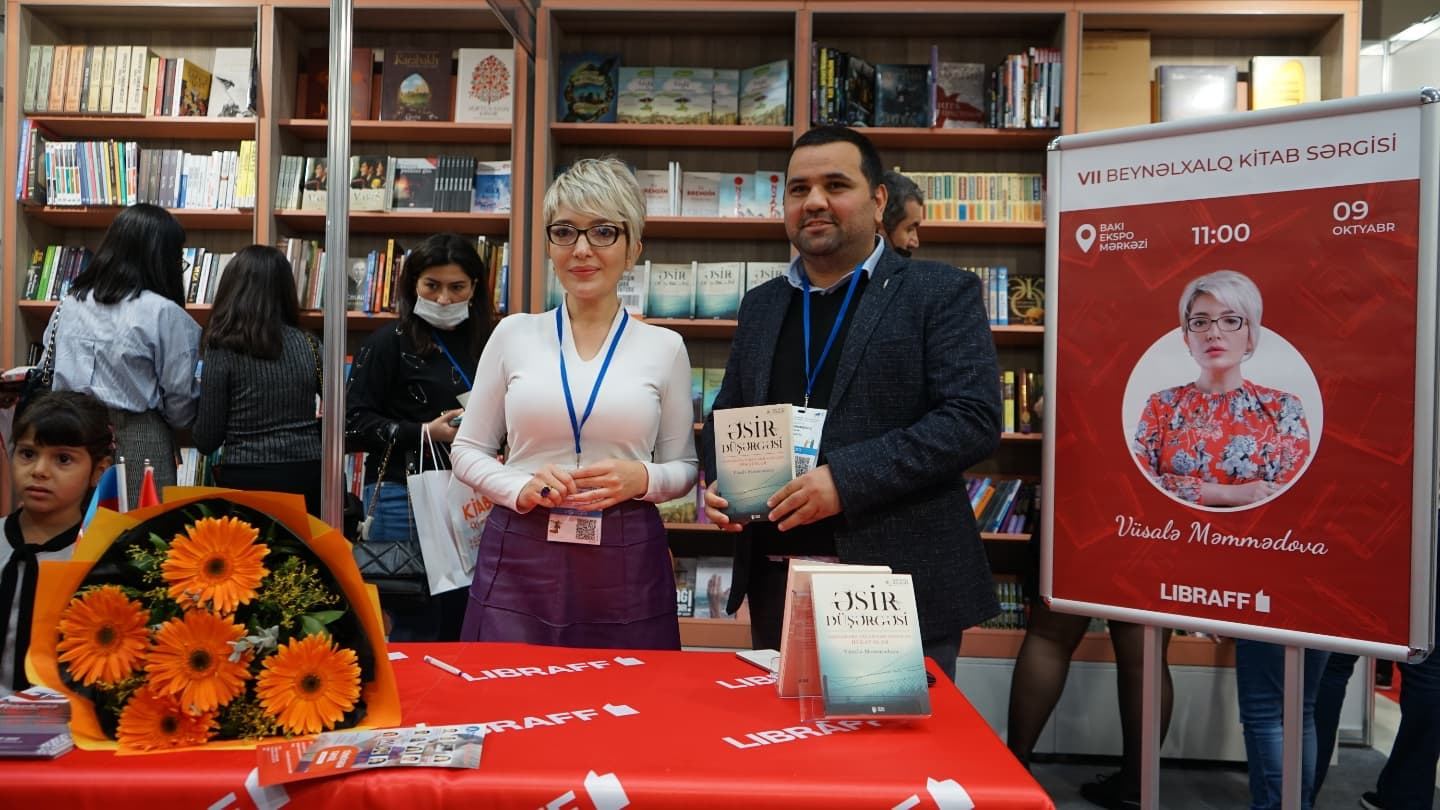 Жених и невеста создали семью на книжной выставке в Баку, ковер любви, "аппетитные" издания… (ФОТО)