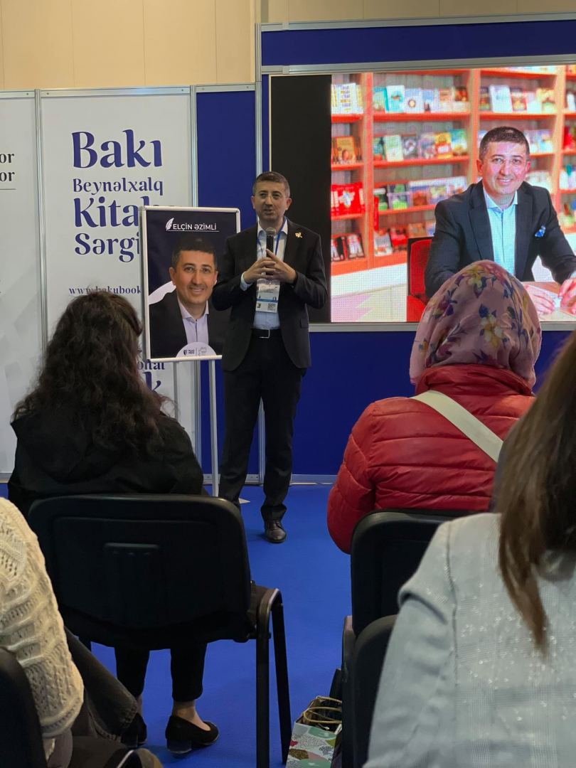 Жених и невеста создали семью на книжной выставке в Баку, ковер любви, "аппетитные" издания… (ФОТО)