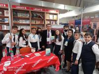 Жених и невеста создали семью на книжной выставке в Баку, ковер любви, "аппетитные" издания… (ФОТО)