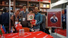 Жених и невеста создали семью на книжной выставке в Баку, ковер любви, "аппетитные" издания… (ФОТО)