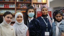 Жених и невеста создали семью на книжной выставке в Баку, ковер любви, "аппетитные" издания… (ФОТО)