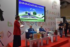 Жених и невеста создали семью на книжной выставке в Баку, ковер любви, "аппетитные" издания… (ФОТО)