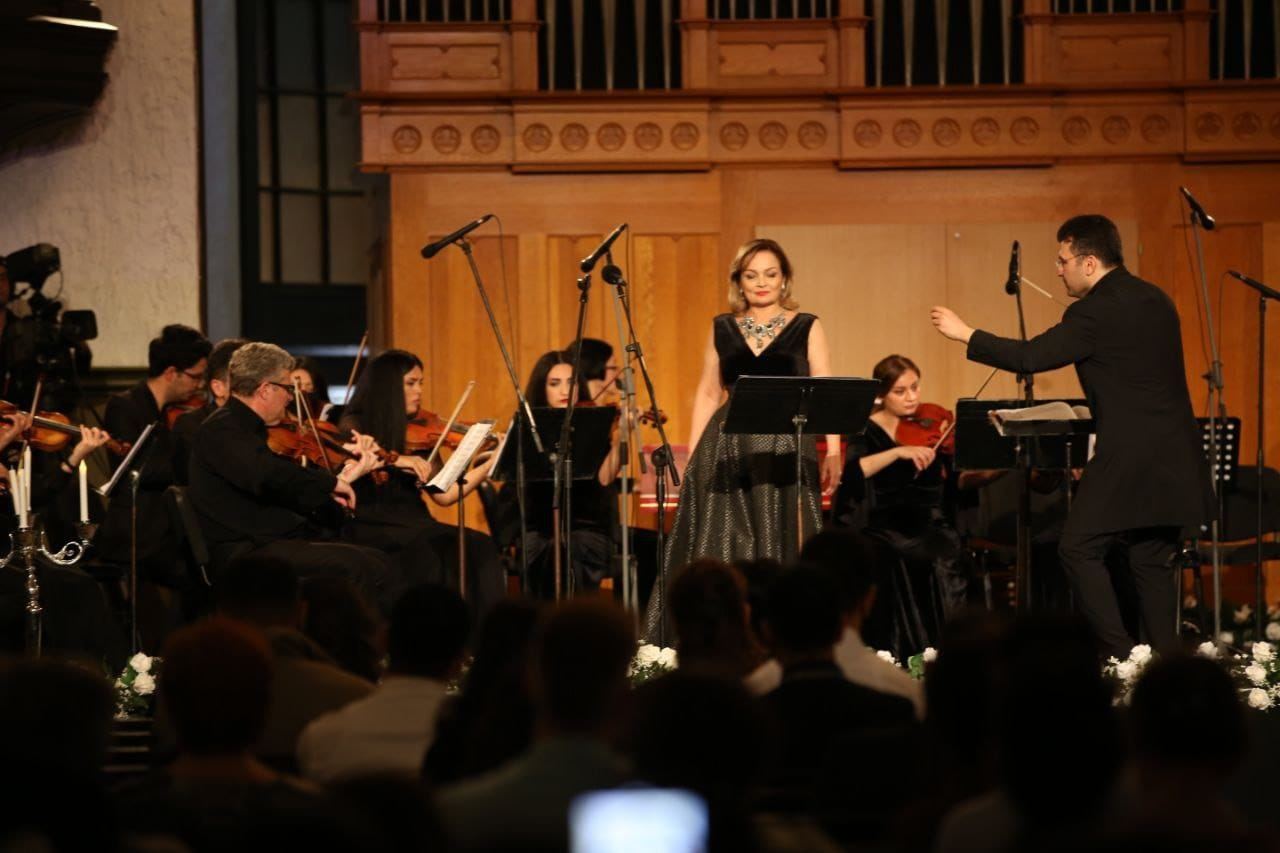 Звезды вокала открыли фестиваль в Баку - возвышенная музыка эпохи барокко и яркие овации (ФОТО/ВИДЕО)