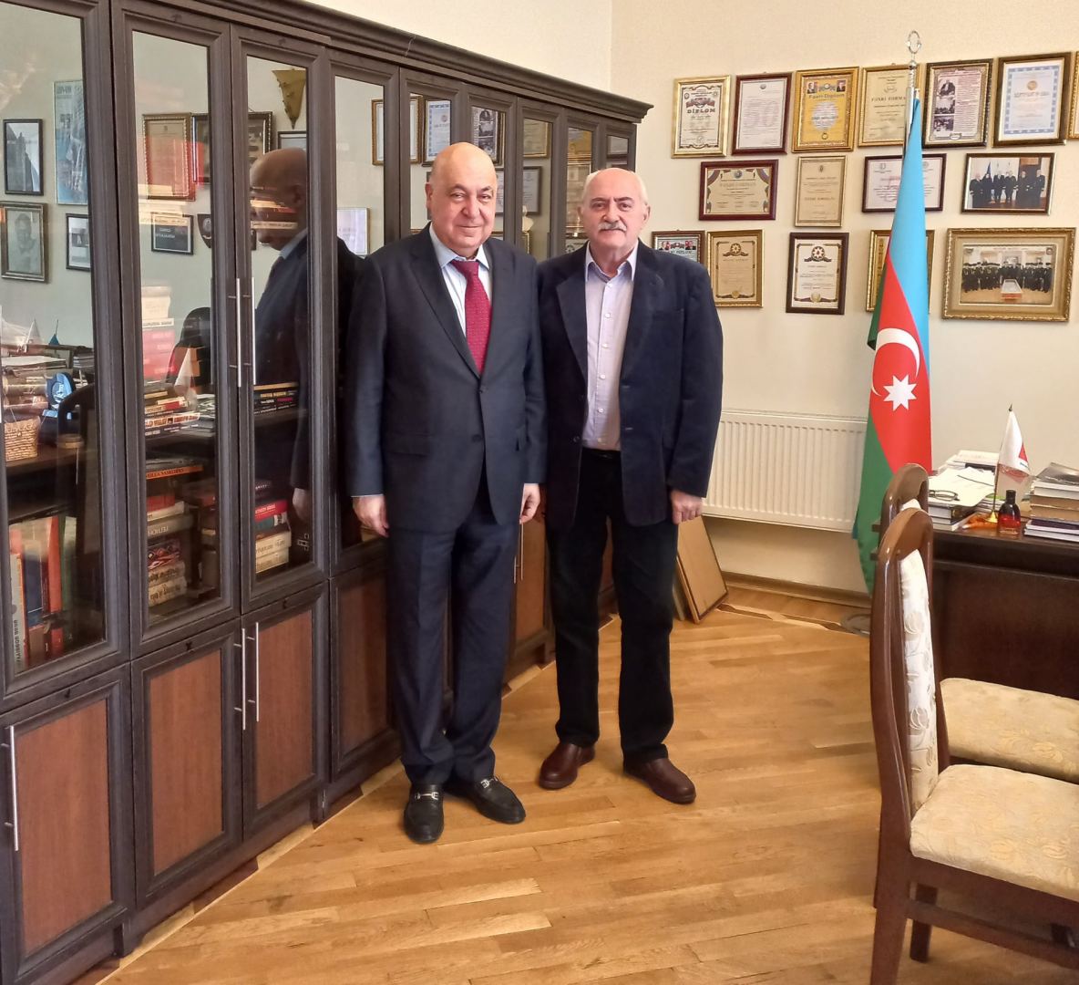 По произведениям члена Союза писателей Азербайджана российские школьники изучают русскую литературу (ФОТО)