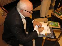 По произведениям члена Союза писателей Азербайджана российские школьники изучают русскую литературу (ФОТО)