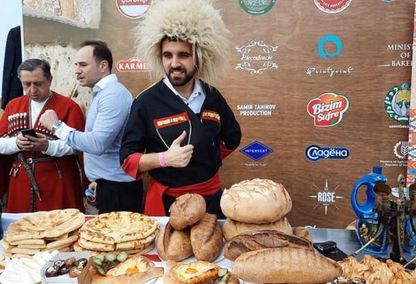 На Каспийском берегу Баку прошел Международный фестиваль хлеба (ФОТО)