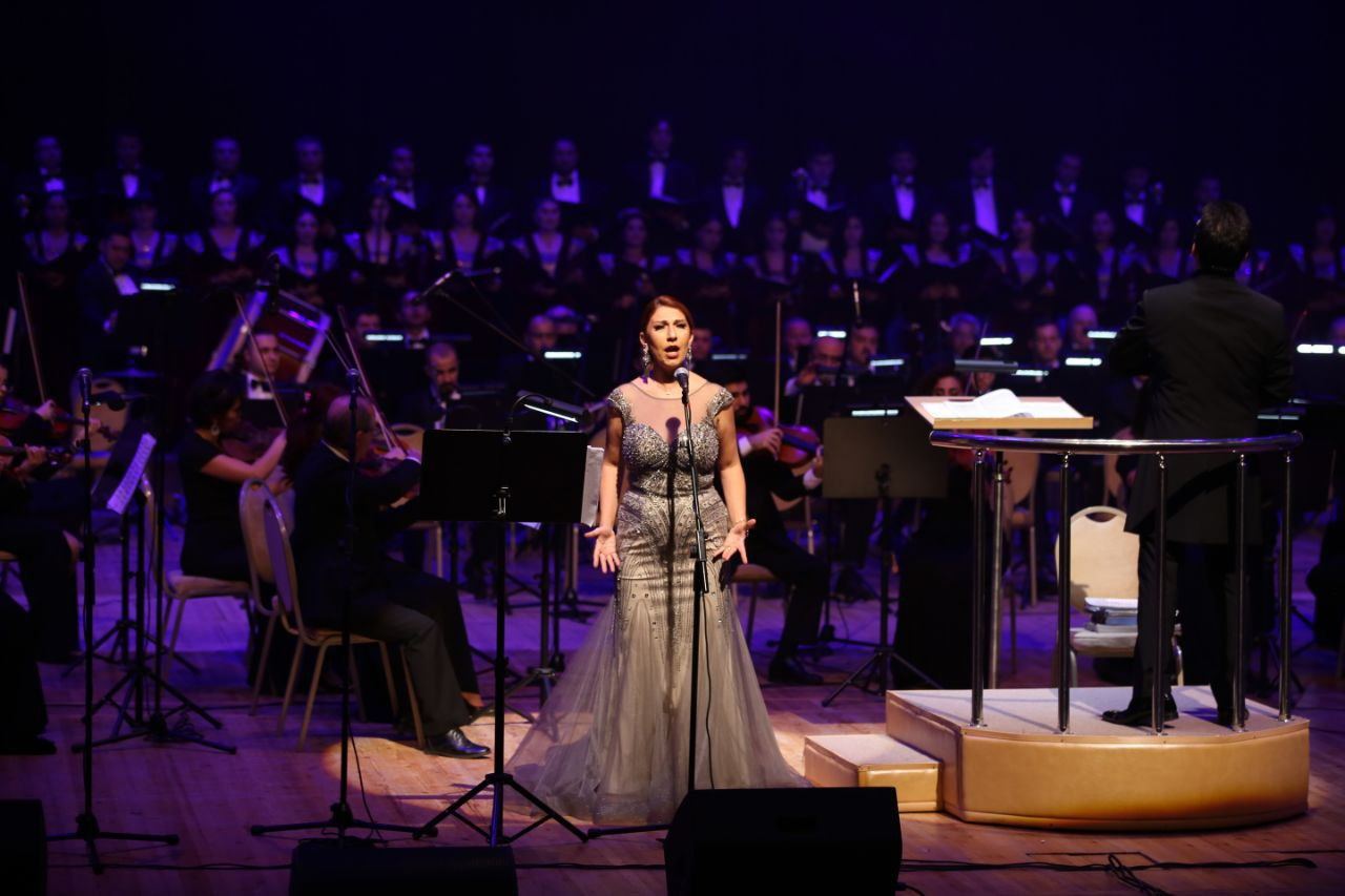 Грандиозная церемония закрытия II Азербайджанского международного фестиваля вокалистов (ФОТО/ВИДЕО)