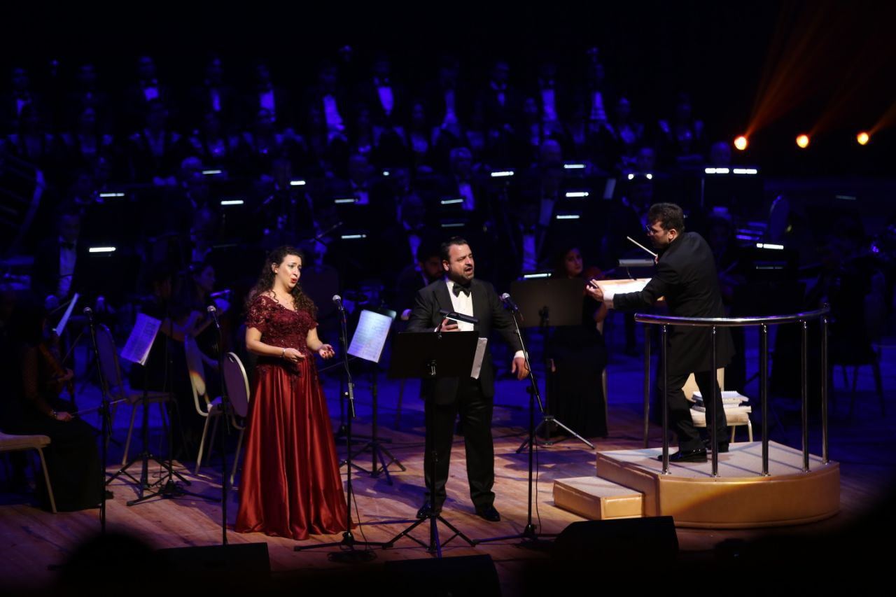 Грандиозная церемония закрытия II Азербайджанского международного фестиваля вокалистов (ФОТО/ВИДЕО)