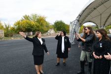 Президент Ильхам Алиев и Первая леди Мехрибан Алиева встретились с представителями общественности Зангилана (ФОТО/ВИДЕО)