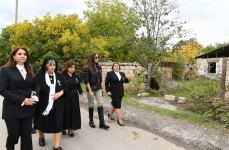 Президент Ильхам Алиев и Первая леди Мехрибан Алиева встретились с представителями общественности Зангилана (ФОТО/ВИДЕО)