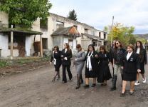 Президент Ильхам Алиев и Первая леди Мехрибан Алиева встретились с представителями общественности Зангилана (ФОТО/ВИДЕО)