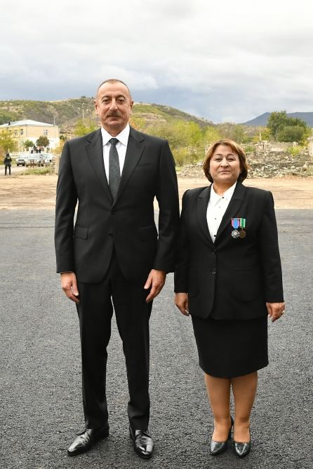 Президент Ильхам Алиев и Первая леди Мехрибан Алиева встретились с представителями общественности Зангилана (ФОТО/ВИДЕО)