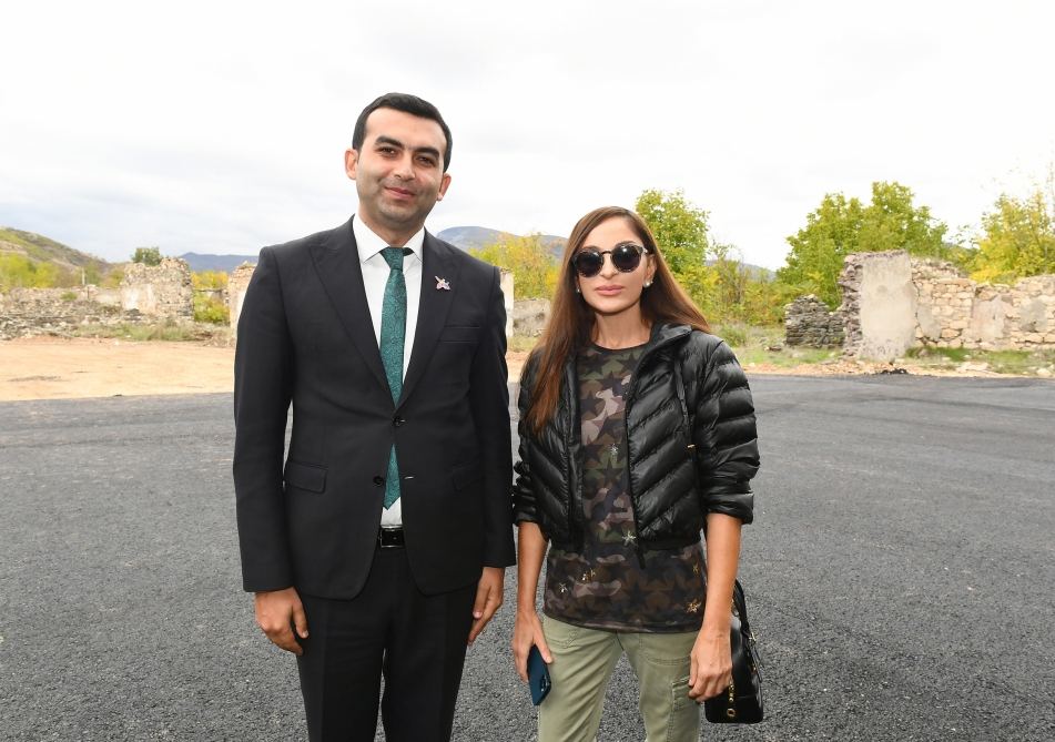 Президент Ильхам Алиев и Первая леди Мехрибан Алиева встретились с представителями общественности Зангилана (ФОТО/ВИДЕО)