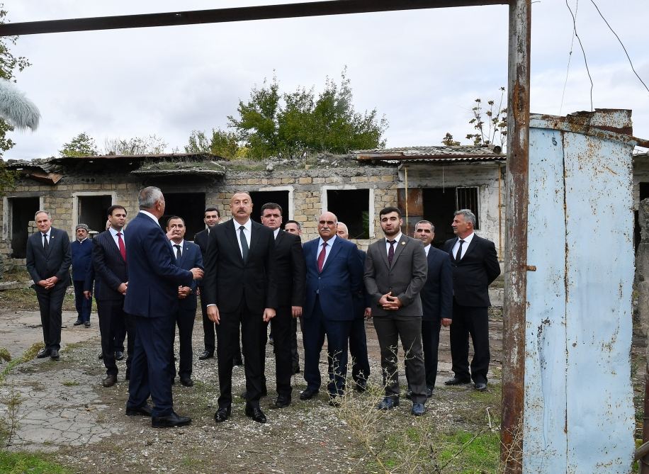 Президент Ильхам Алиев и Первая леди Мехрибан Алиева встретились с представителями общественности Зангилана (ФОТО/ВИДЕО)