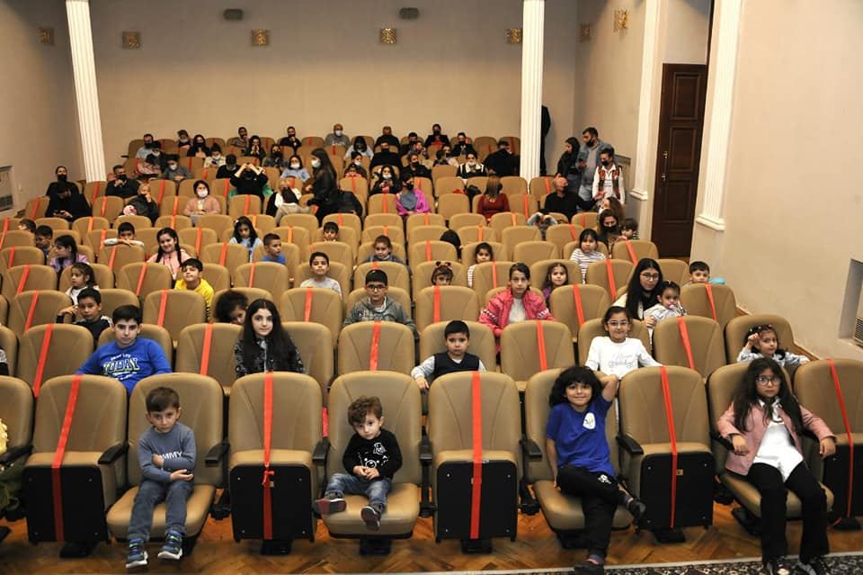 Однажды в Баку… Жизнь состоит только из того, чтобы есть, спать и бессмысленно проводить время? (ФОТО/ВИДЕО)