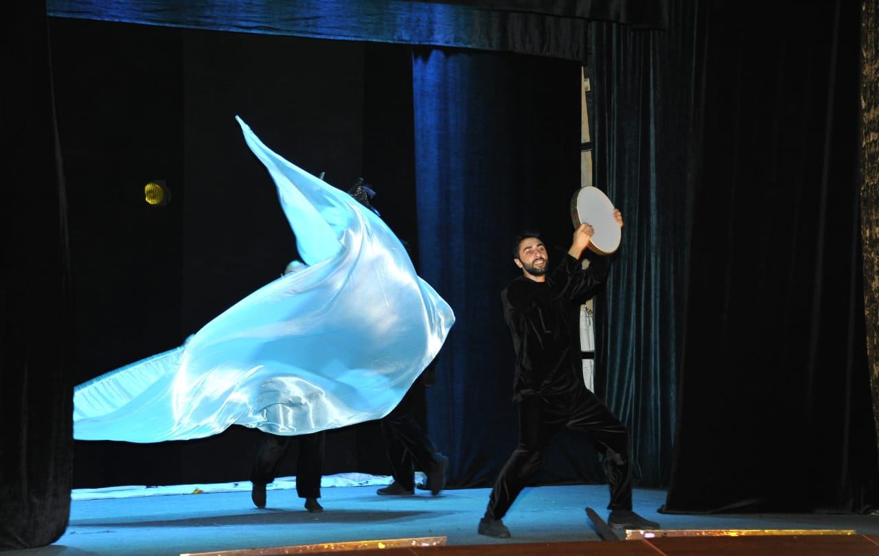 Однажды в Баку… Жизнь состоит только из того, чтобы есть, спать и бессмысленно проводить время? (ФОТО/ВИДЕО)