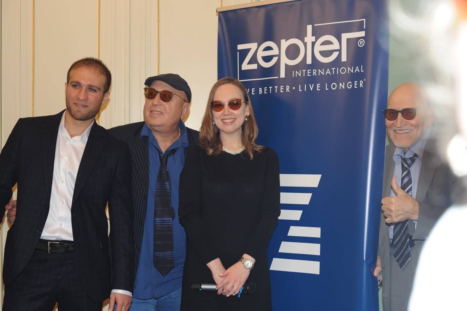 Азербайджанский поэт отмечен престижной премией в Москве. Сахиб Мамедов награжден золотым знаком и званием "Золотое перо Руси" (ФОТО)