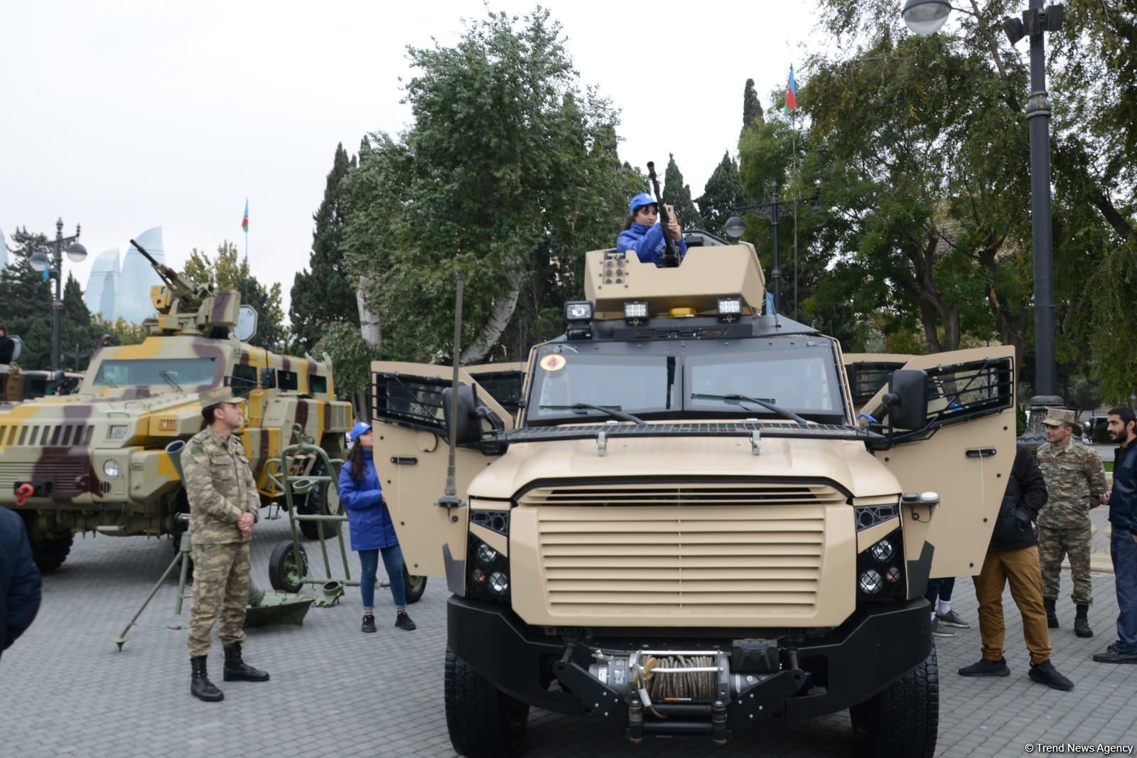 Оружие, использованное во время 44-дневной Отечественной войны Азербайджана, демонстрируется на ярмарке Zəfər (ФОТО)