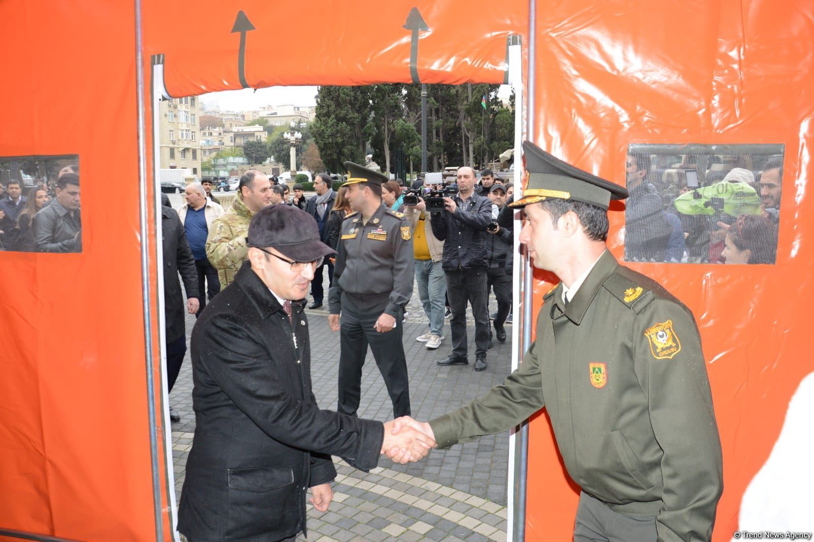 Оружие, использованное во время 44-дневной Отечественной войны Азербайджана, демонстрируется на ярмарке Zəfər (ФОТО)