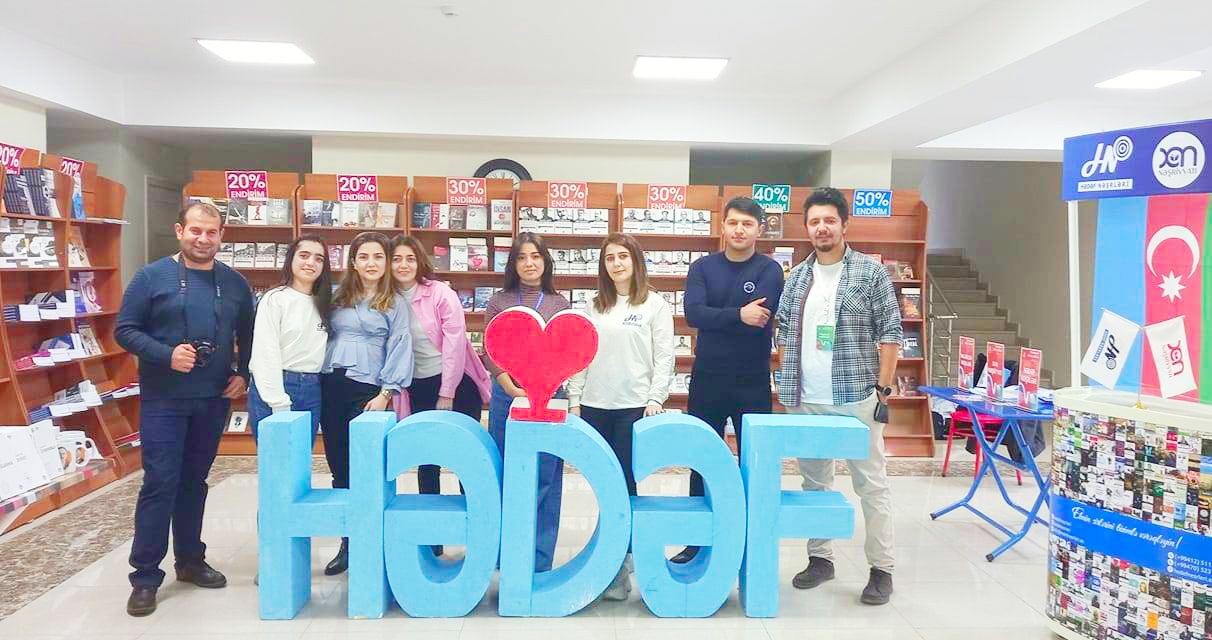 Продай свою книгу - инновационный проект на первой Сумгайытской книжной выставке (ФОТО)