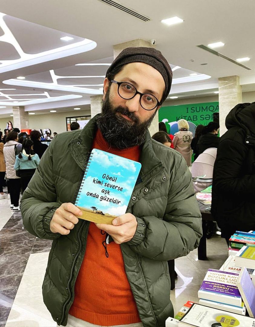 Продай свою книгу - инновационный проект на первой Сумгайытской книжной выставке (ФОТО)