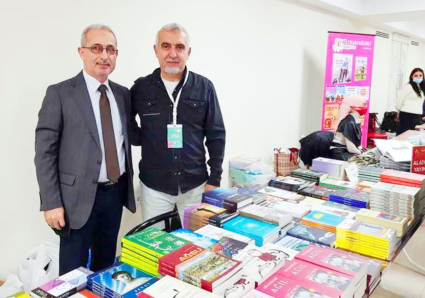 Продай свою книгу - инновационный проект на первой Сумгайытской книжной выставке (ФОТО)