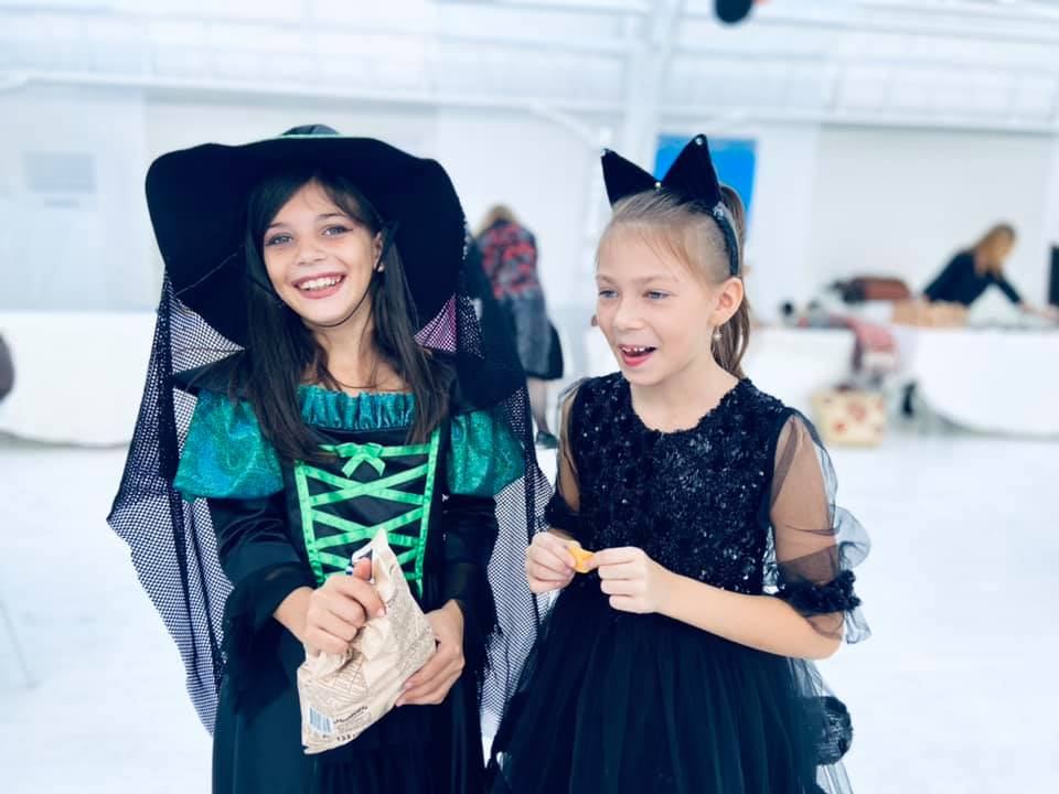 Ведьмы, призраки, вампиры и другие герои фестиваля тыквы в Баку (ФОТО/АУДИО)