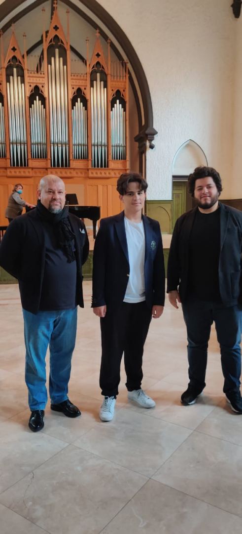 Классическую музыку нельзя превращать в погоню за деньгами – советы всемирно известных вокалистов юным азербайджанцам (ФОТО)