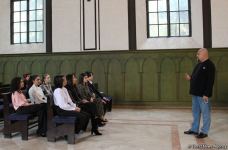 Классическую музыку нельзя превращать в погоню за деньгами – советы всемирно известных вокалистов юным азербайджанцам (ФОТО)