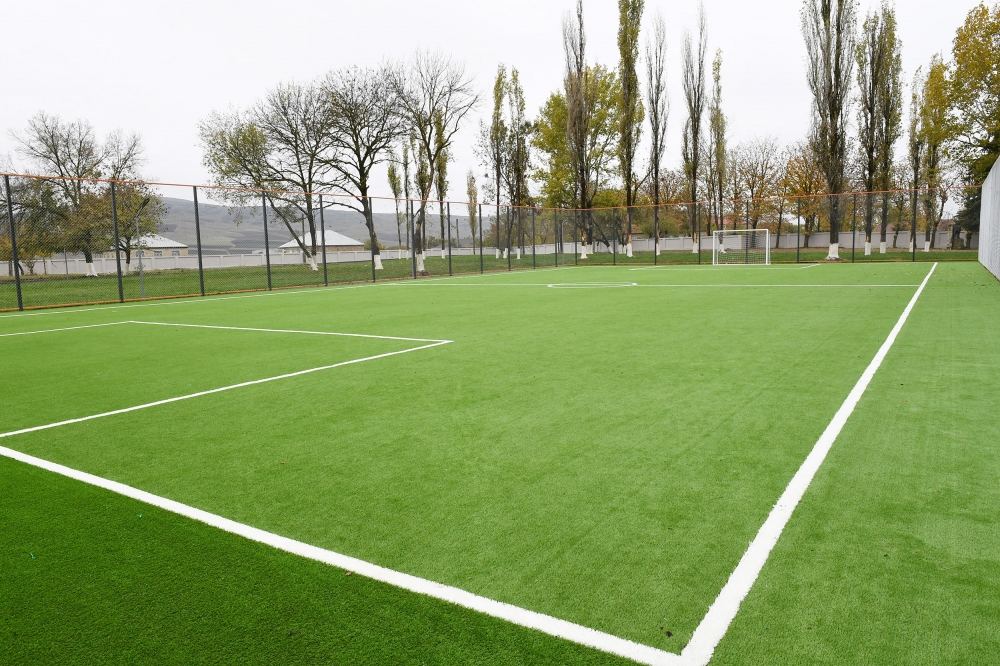 Президент Ильхам Алиев и Первая леди Мехрибан Алиева приняли участие в открытии нового здания Чарханской сельской средней школы в Шамахе (ФОТО/ВИДЕО)