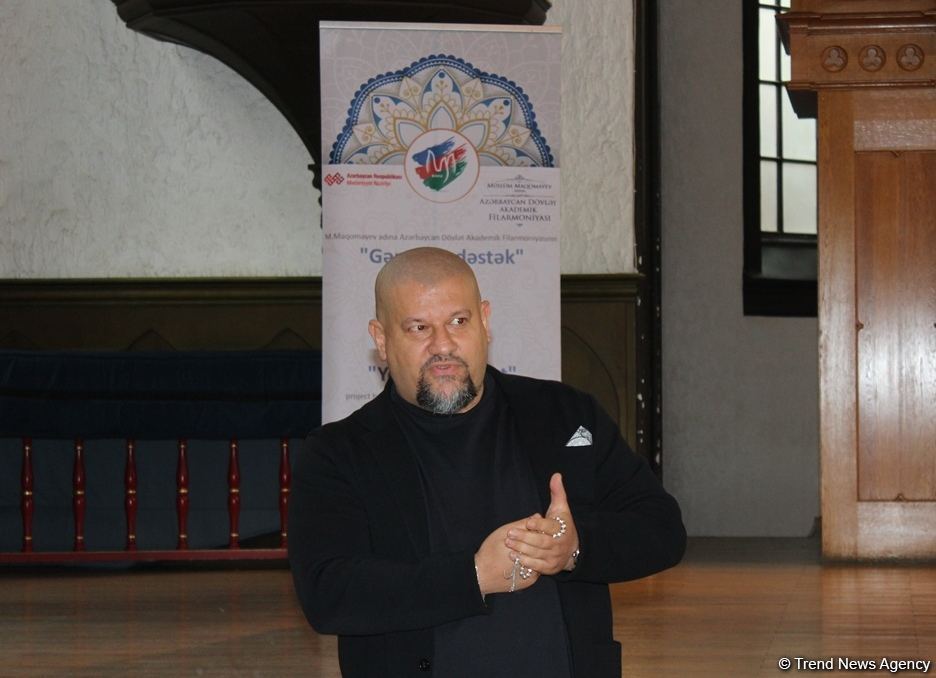 Классическую музыку нельзя превращать в погоню за деньгами – советы всемирно известных вокалистов юным азербайджанцам (ФОТО)
