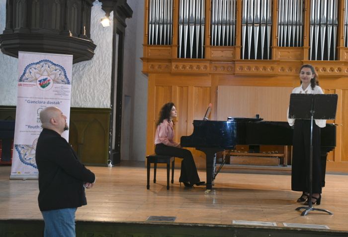 Классическую музыку нельзя превращать в погоню за деньгами – советы всемирно известных вокалистов юным азербайджанцам (ФОТО)