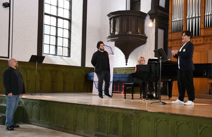 Классическую музыку нельзя превращать в погоню за деньгами – советы всемирно известных вокалистов юным азербайджанцам (ФОТО)